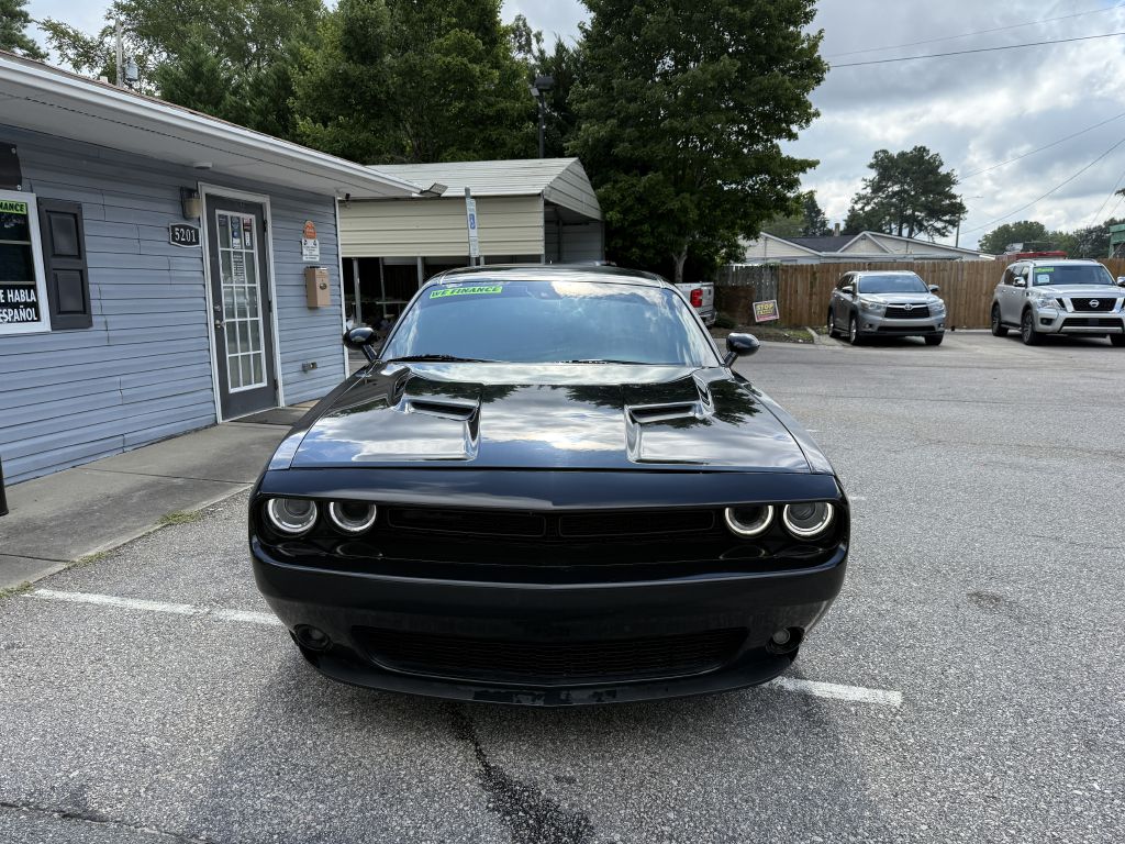 2021 dodge challenger sxt
