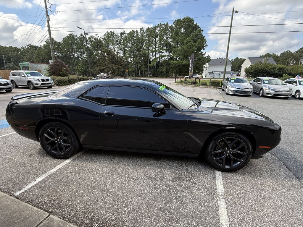 2021 dodge challenger sxt
