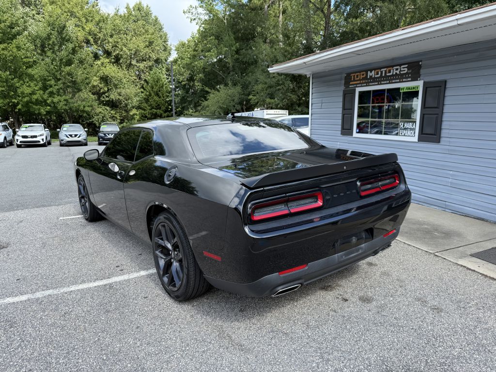 2021 dodge challenger sxt