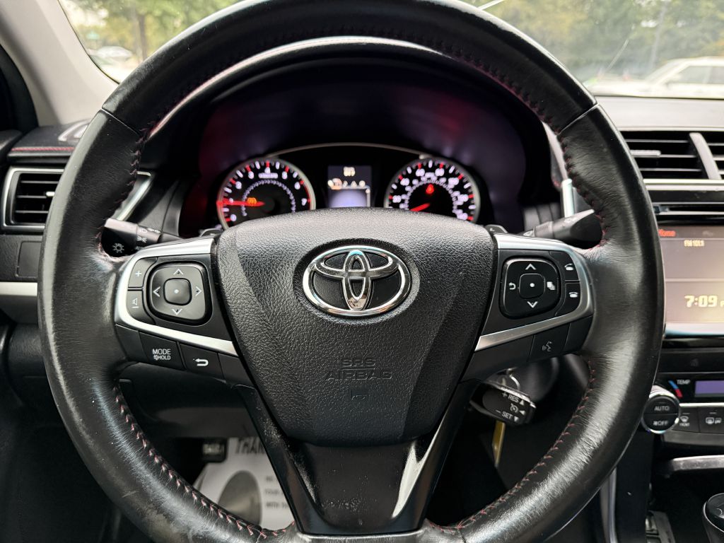 2017 toyota camry le