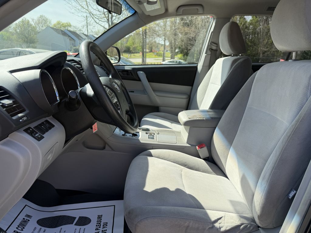 2013 toyota highlander base