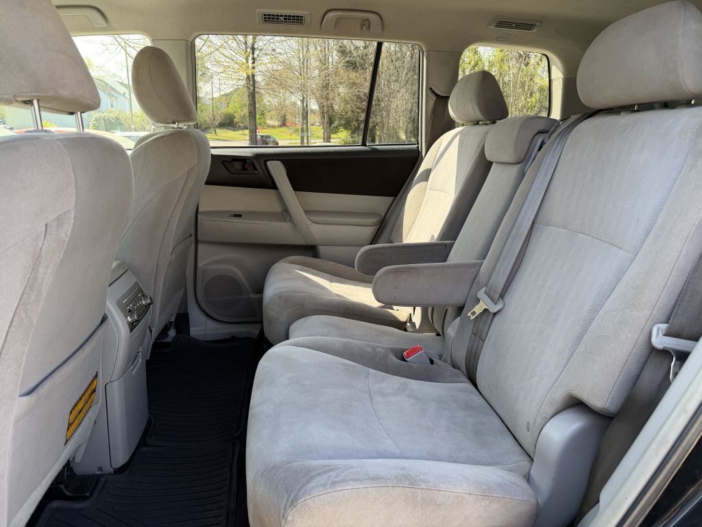2013 toyota highlander base