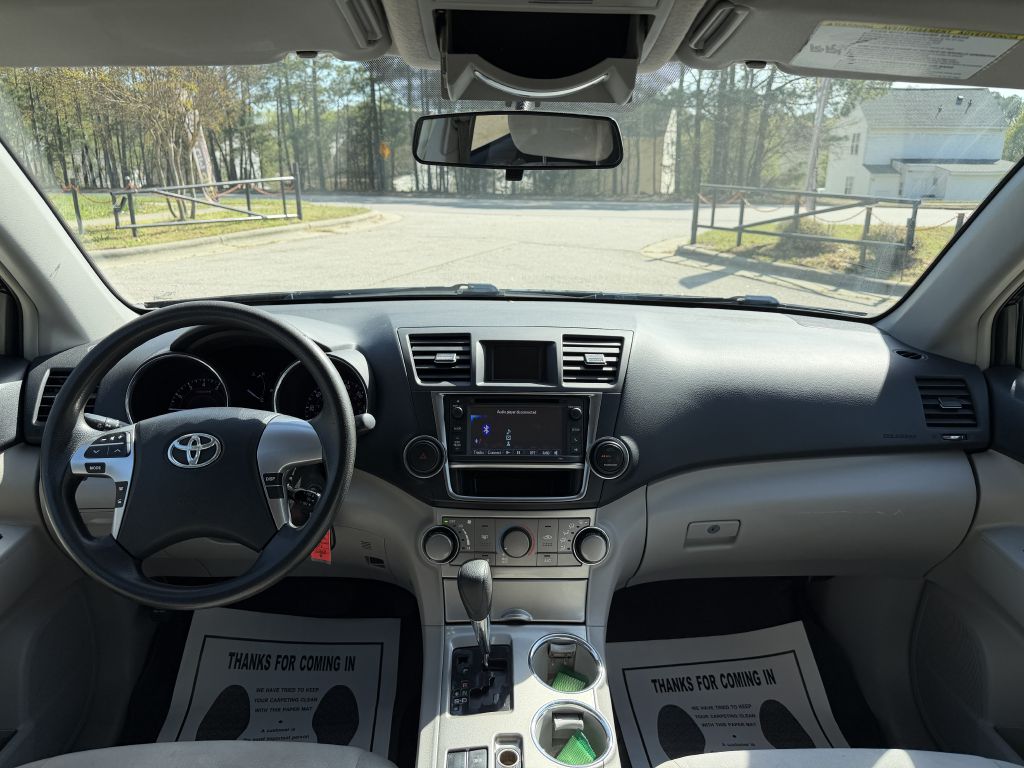 2013 toyota highlander base