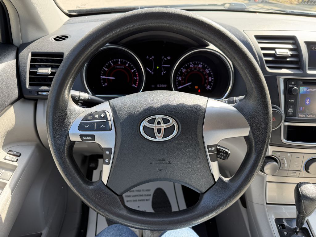 2013 toyota highlander base