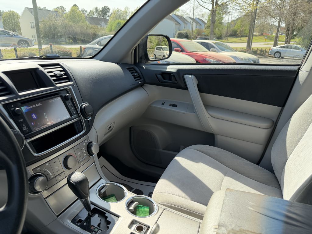 2013 toyota highlander base