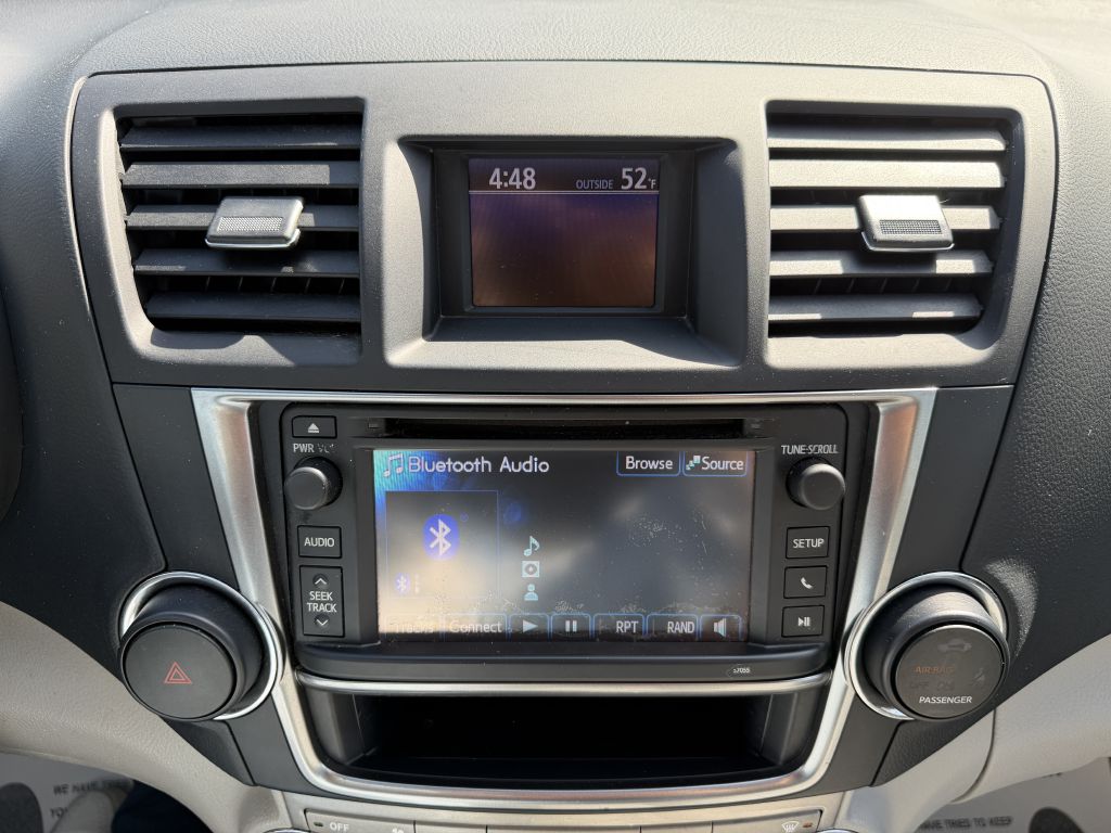 2013 toyota highlander base