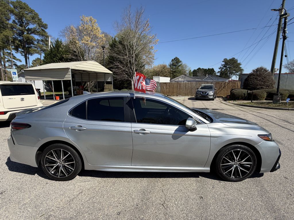 2021 toyota camry se