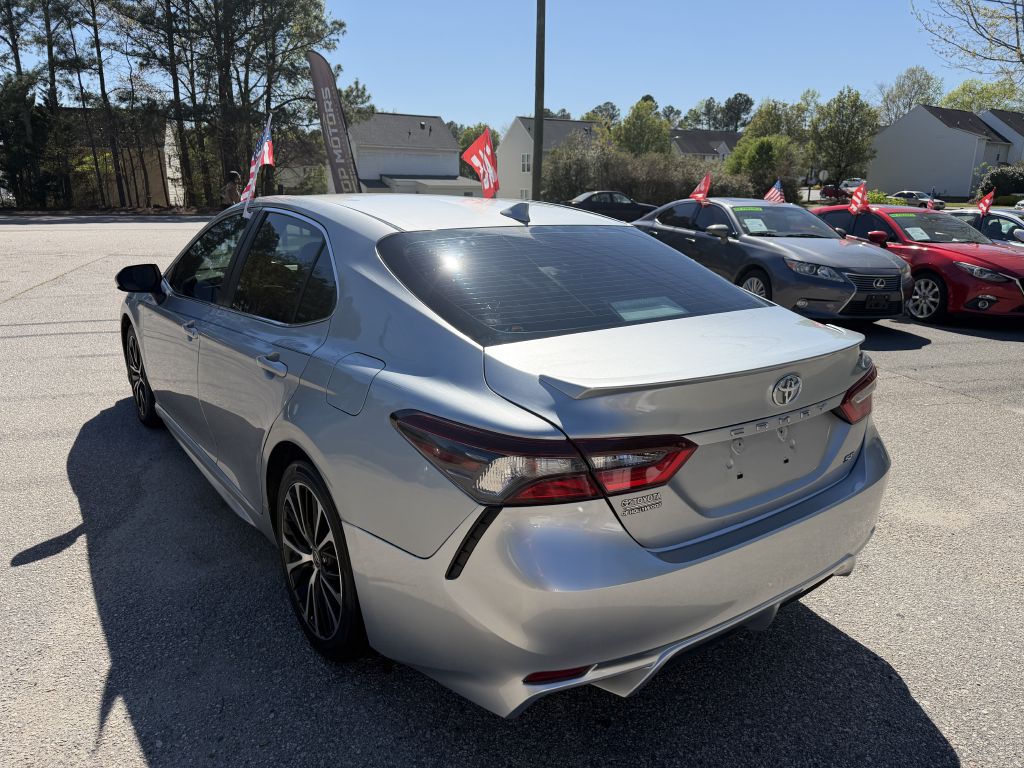 2021 toyota camry se