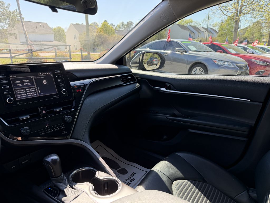 2021 toyota camry se