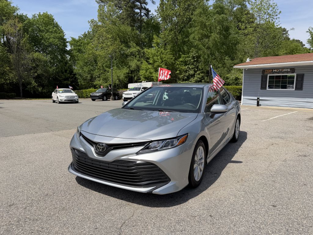 2019 toyota camry le