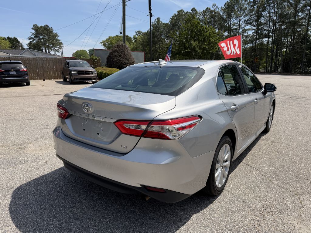 2019 toyota camry le