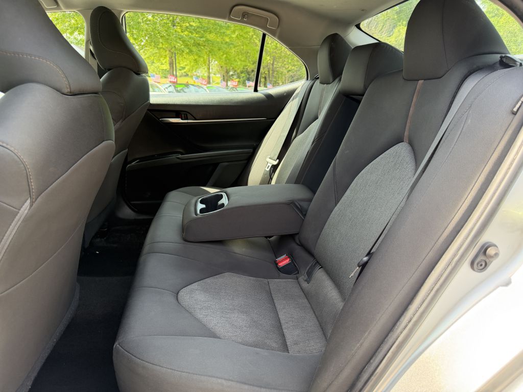 2019 toyota camry le