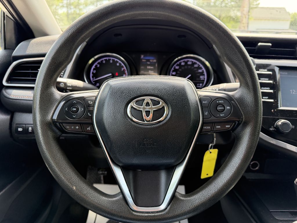 2019 toyota camry le