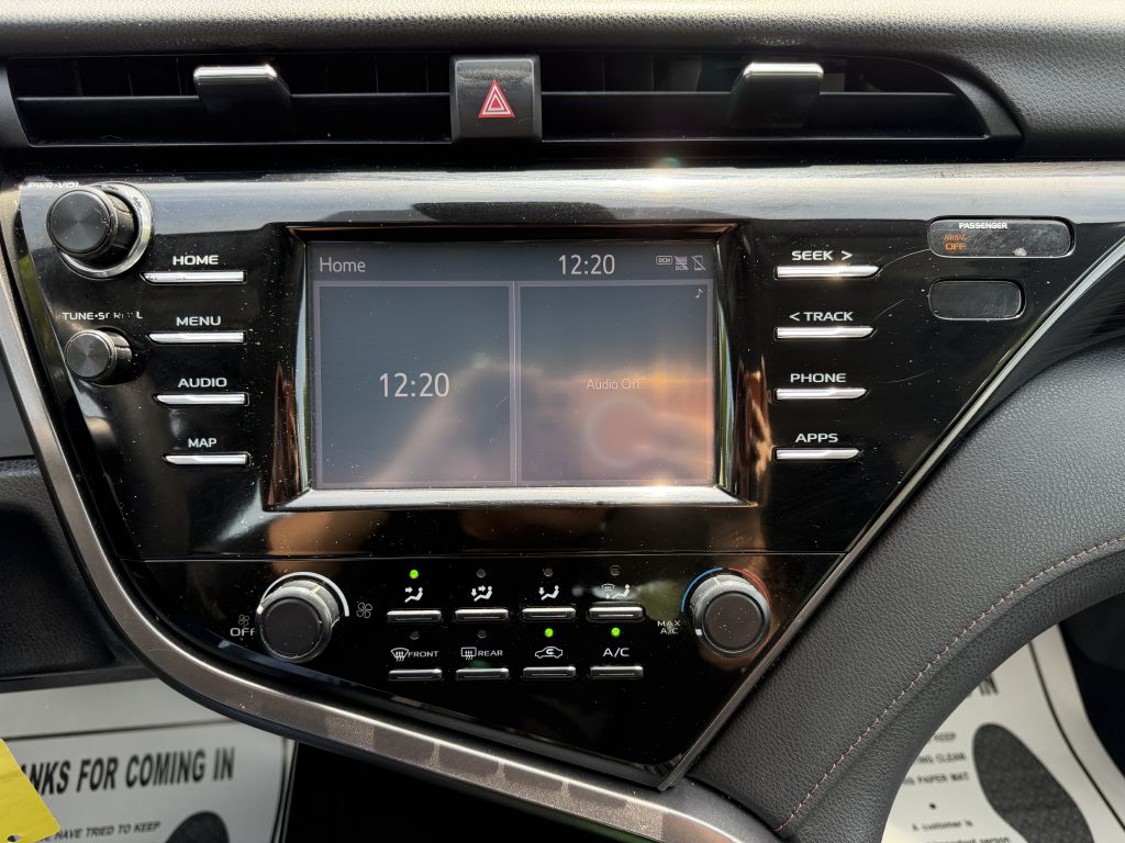 2019 toyota camry le