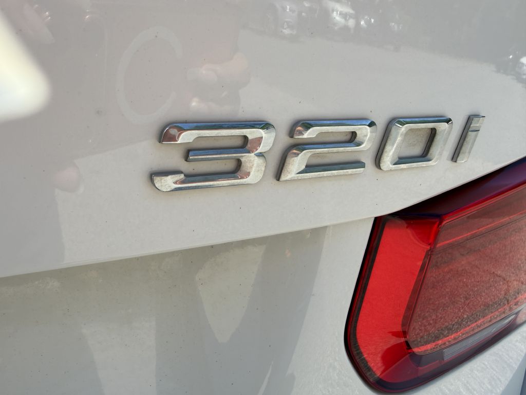 2018 BMW 3 Series 320i