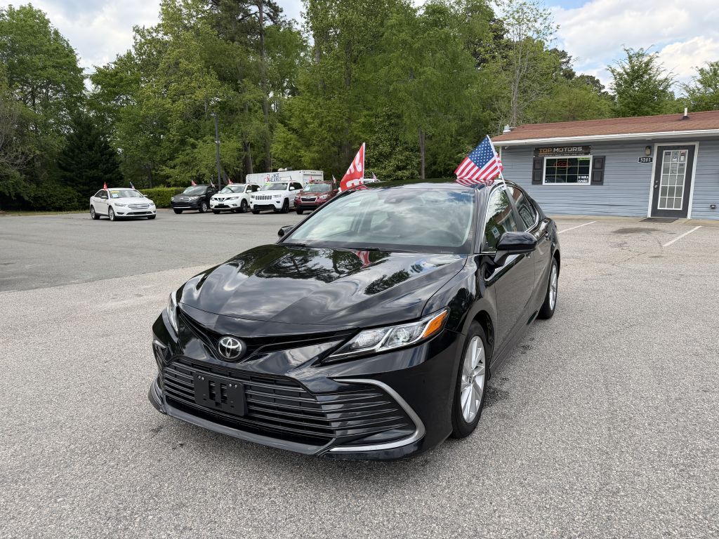 2021 toyota camry le
