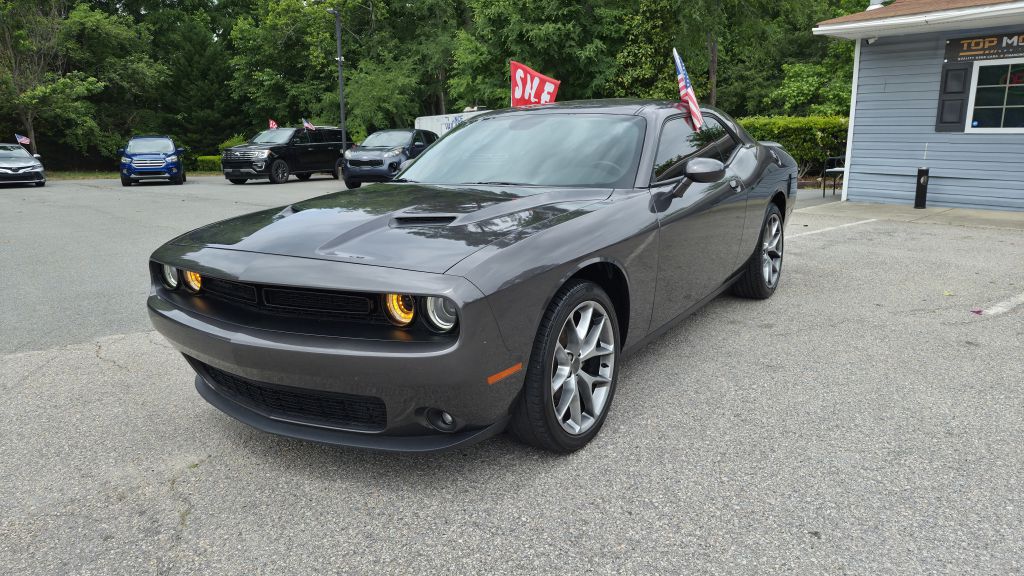 2021 dodge challenger sxt