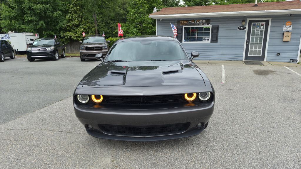 2021 dodge challenger sxt