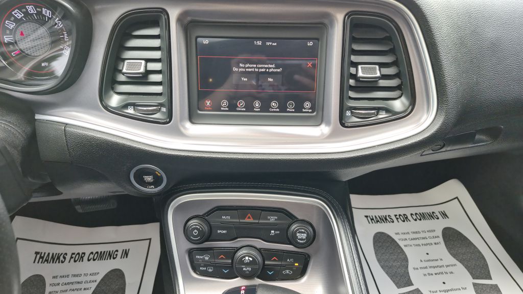 2021 dodge challenger sxt