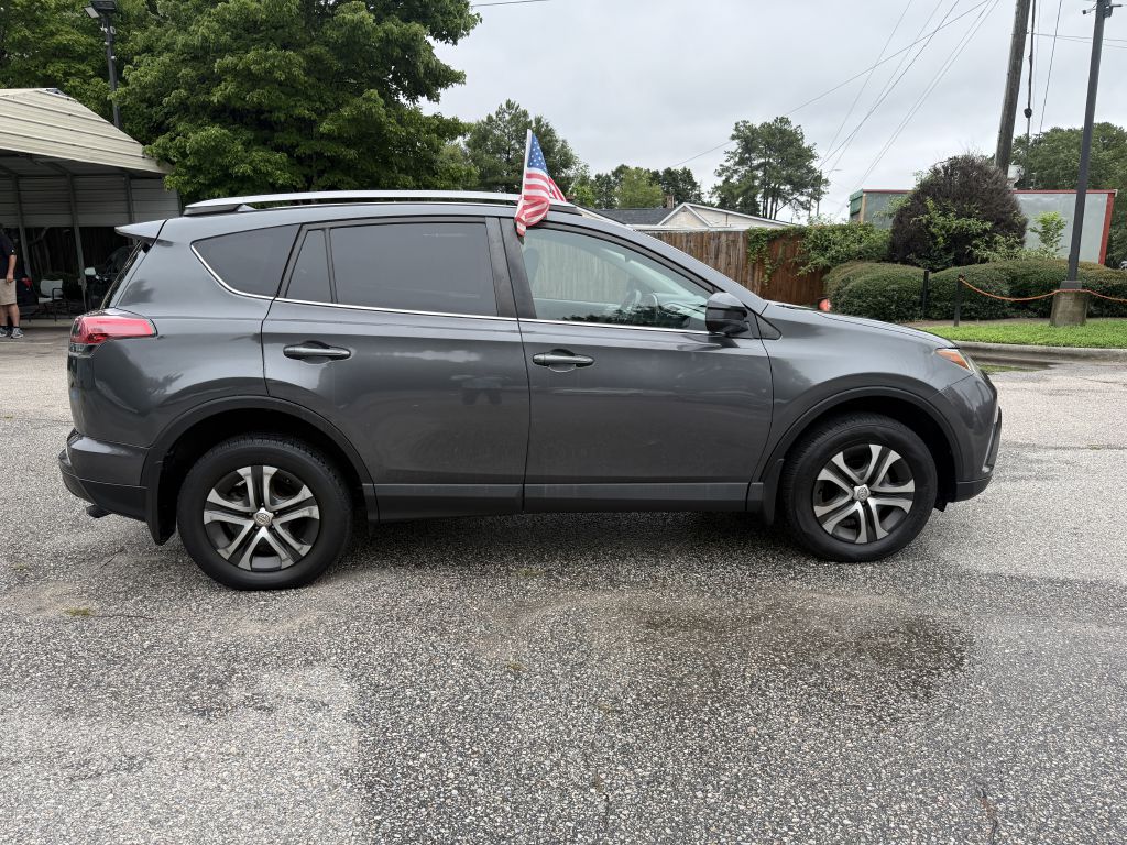 2018 toyota rav4 le