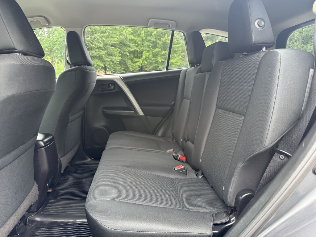 2018 toyota rav4 le