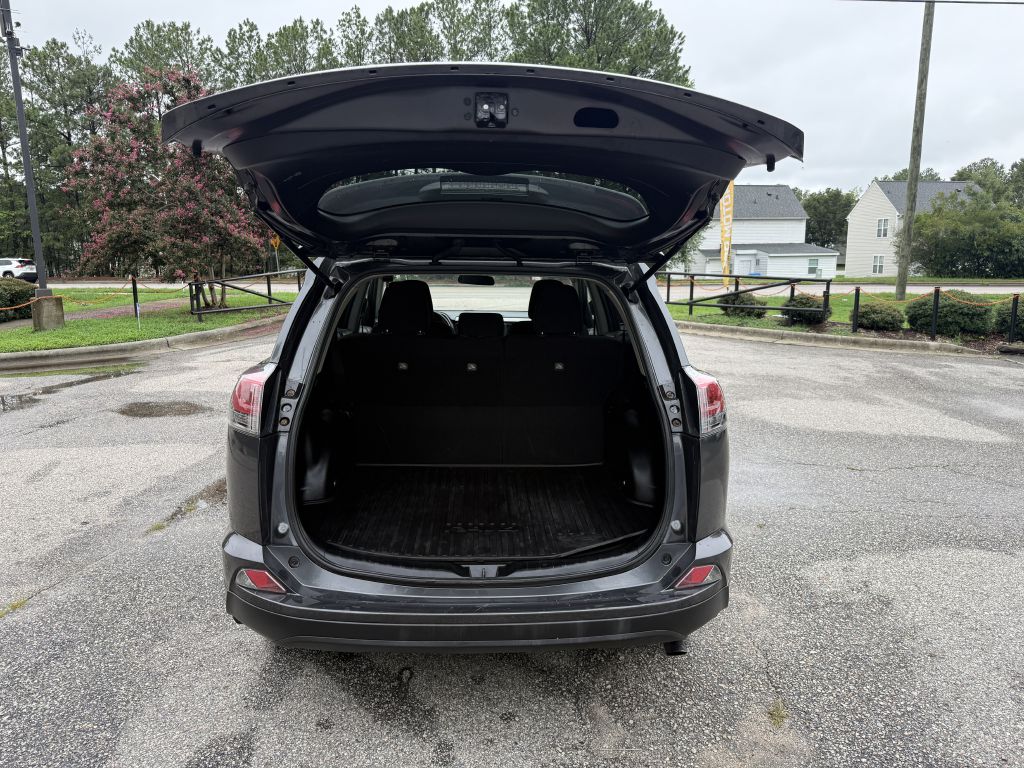 2018 toyota rav4 le