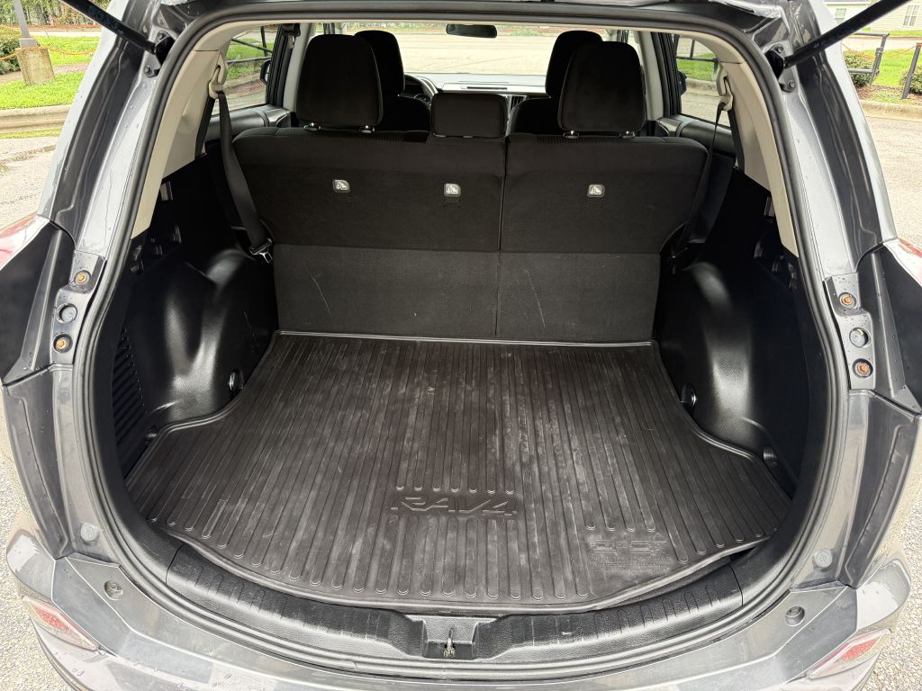 2018 toyota rav4 le