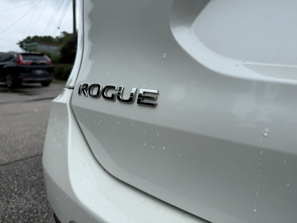 2018 nissan rogue sv
