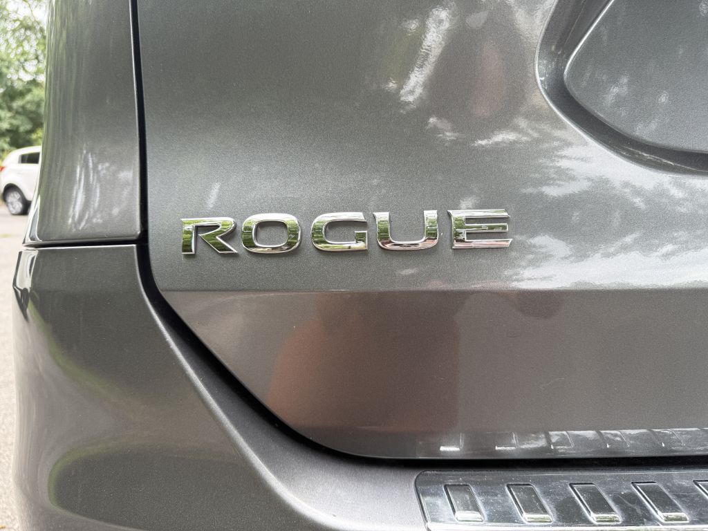 2016 nissan rogue sv
