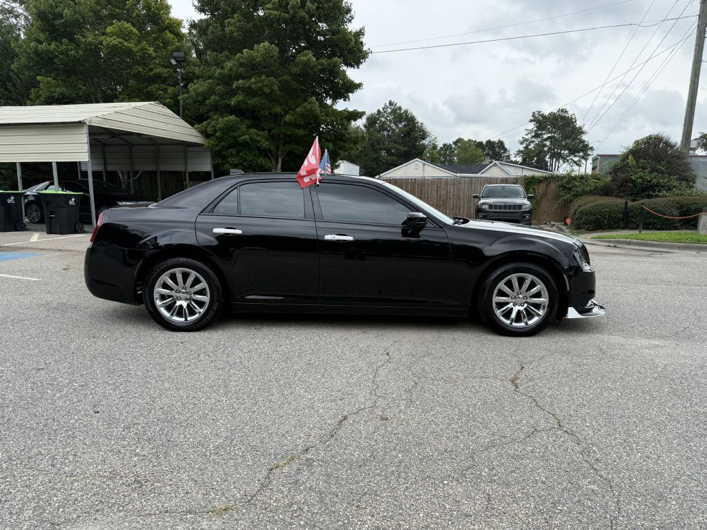 2022 chrysler 300 s v6
