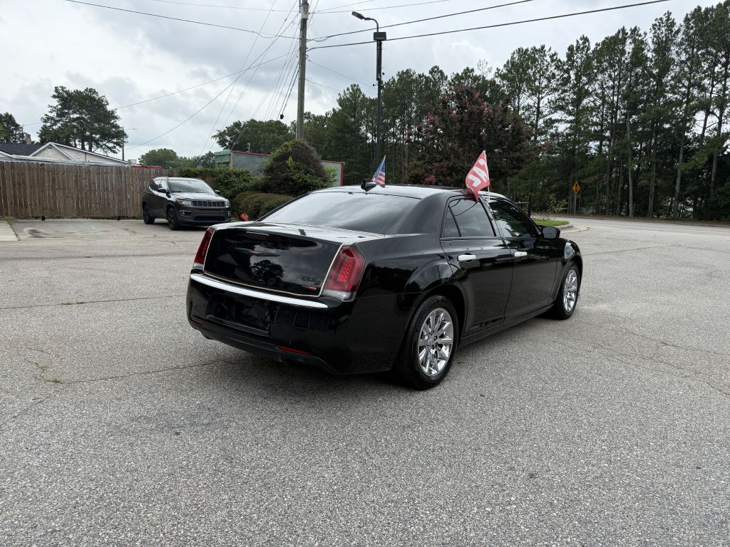 2022 chrysler 300 s v6