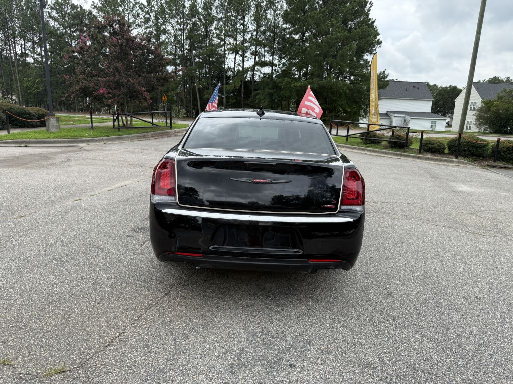 2022 chrysler 300 s v6