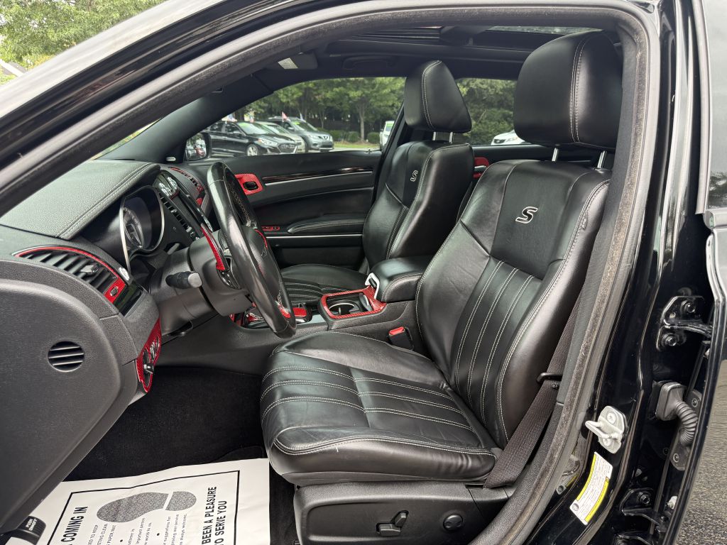 2022 chrysler 300 s v6