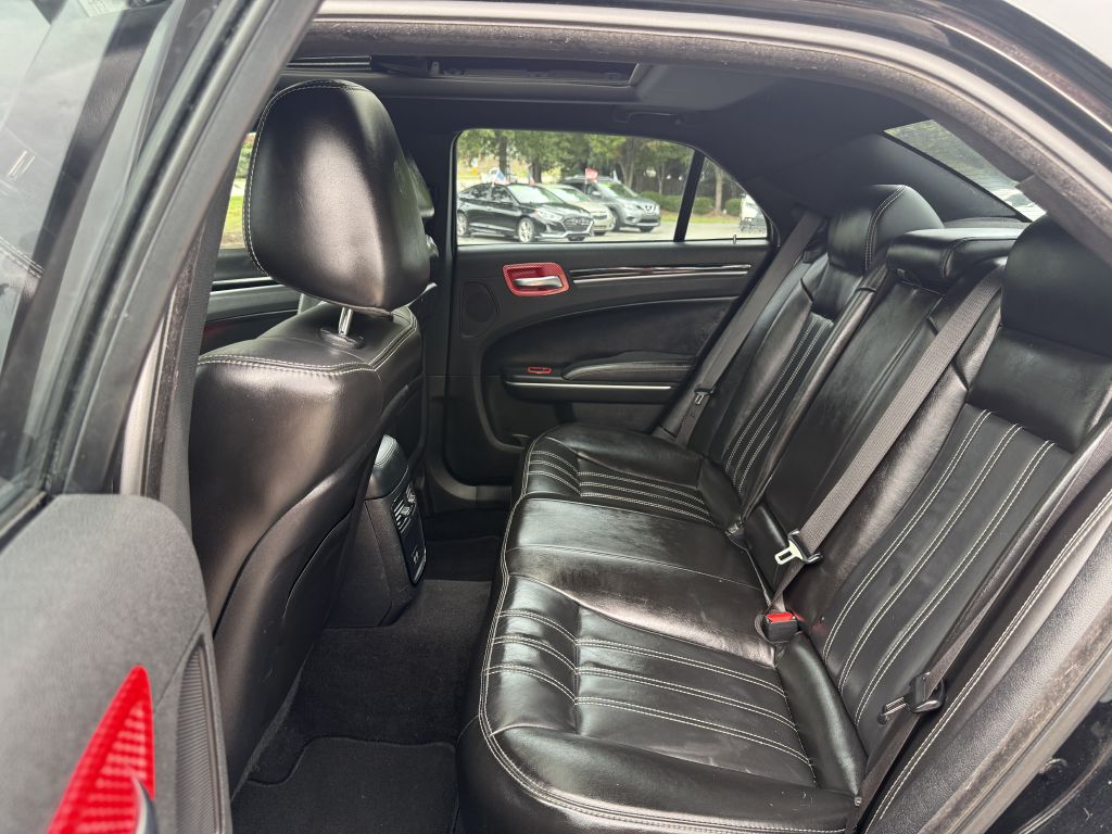 2022 chrysler 300 s v6