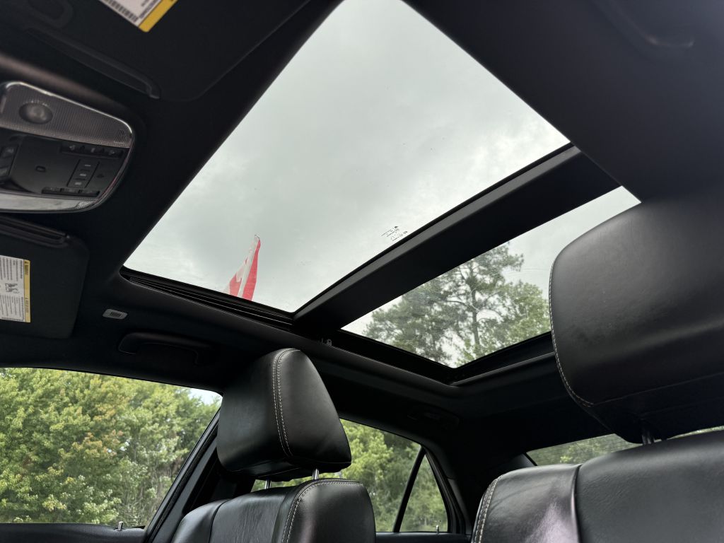 2022 chrysler 300 s v6