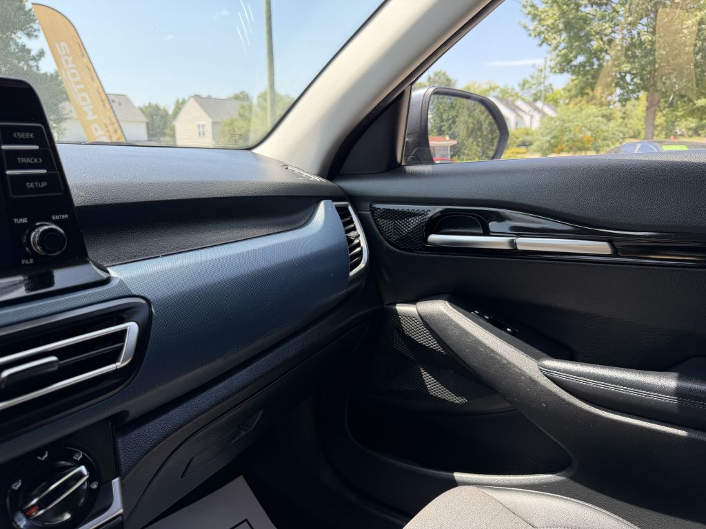 2021 kia seltos s