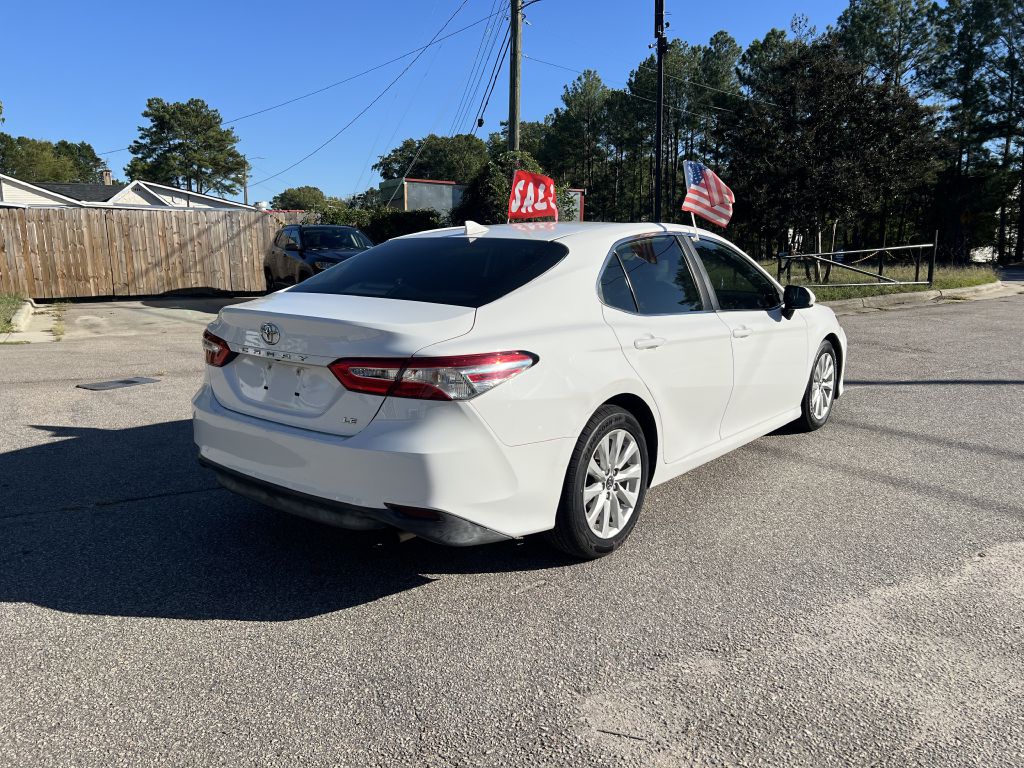 2019 toyota camry le
