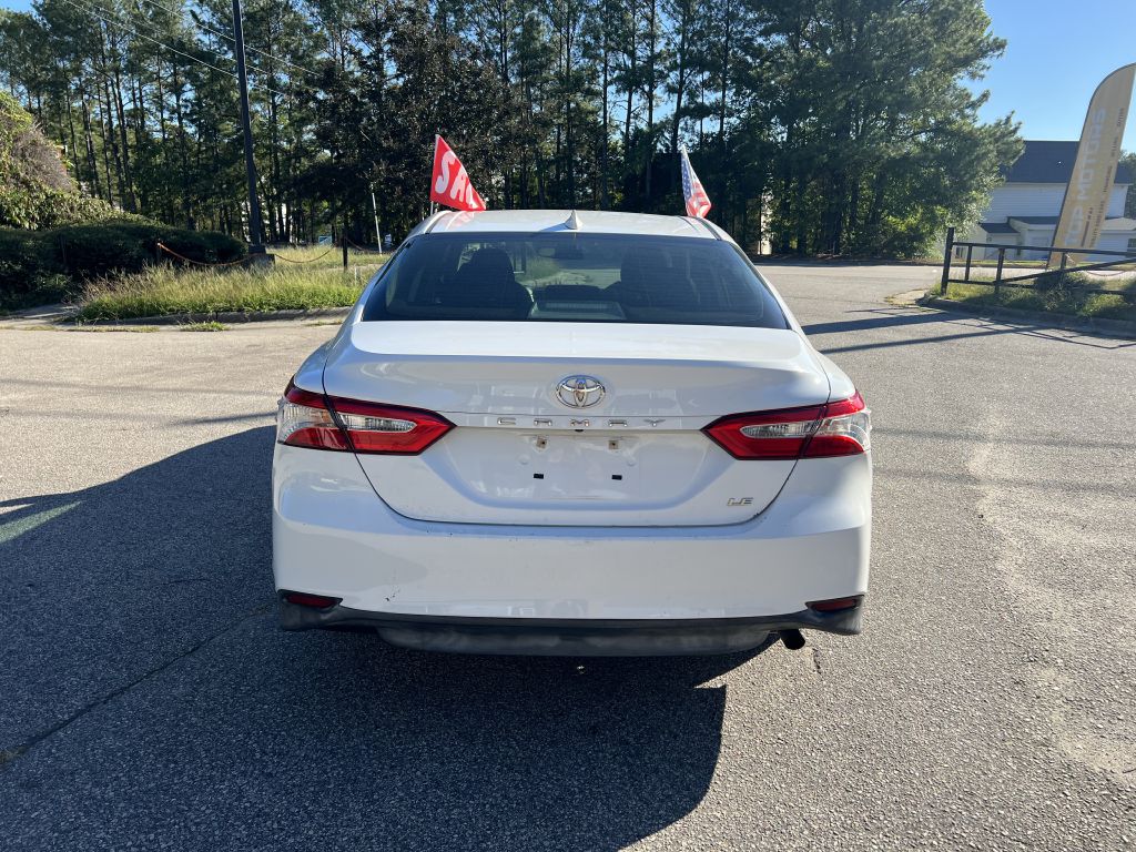 2019 toyota camry le