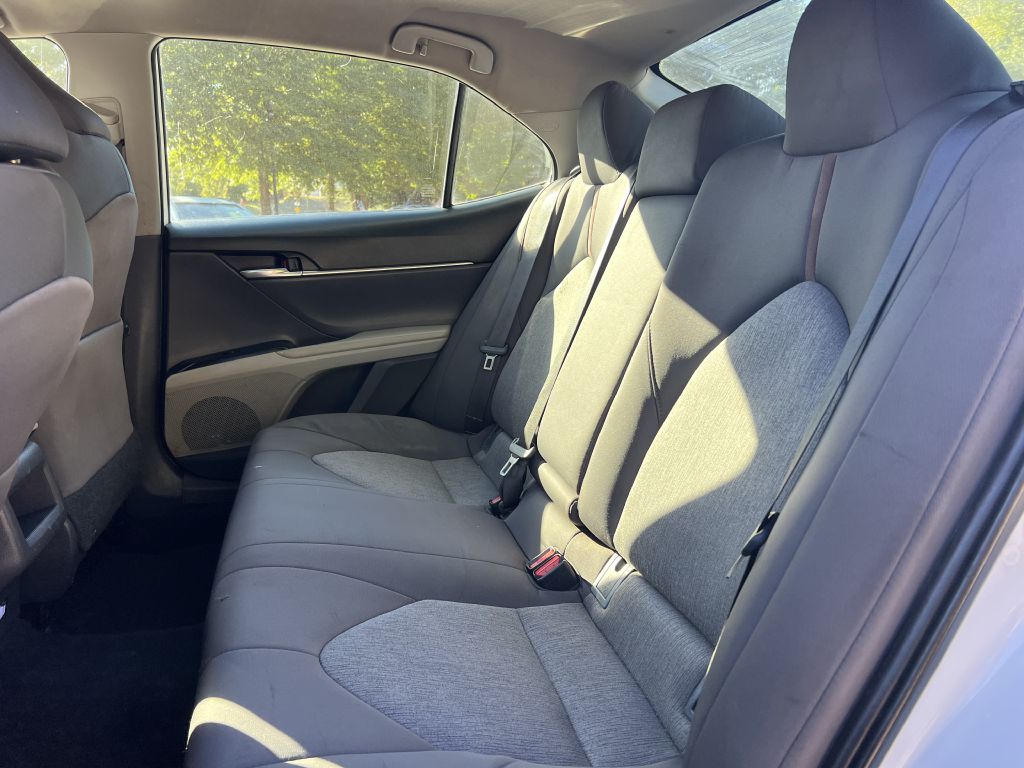 2019 toyota camry le