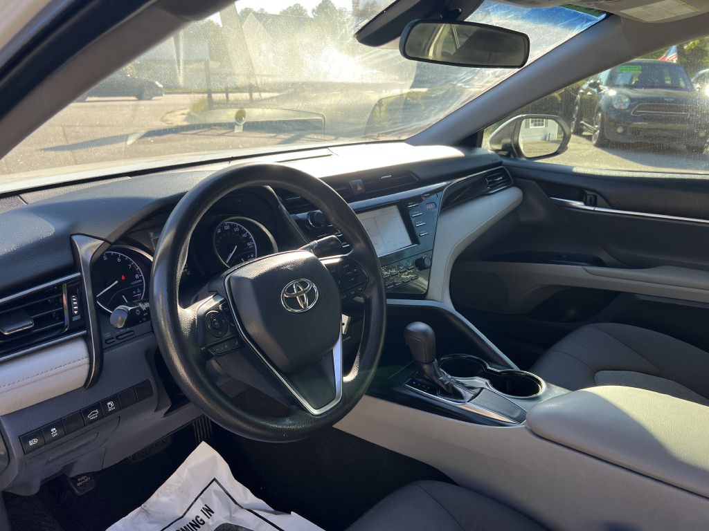 2019 toyota camry le