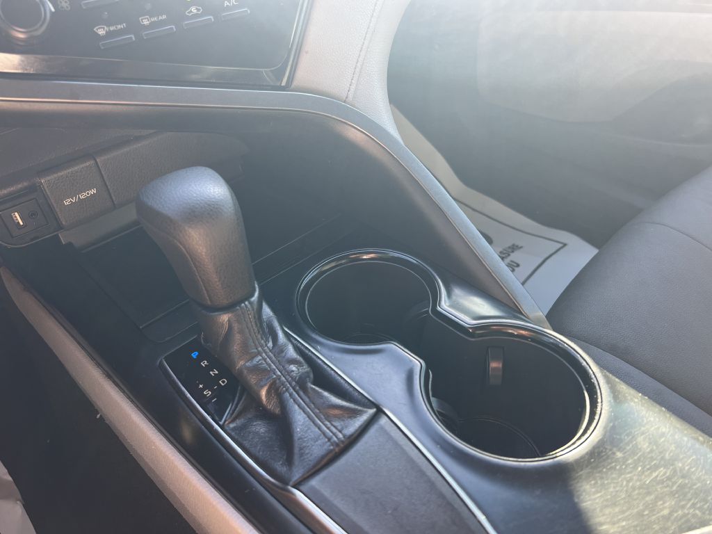 2019 toyota camry le