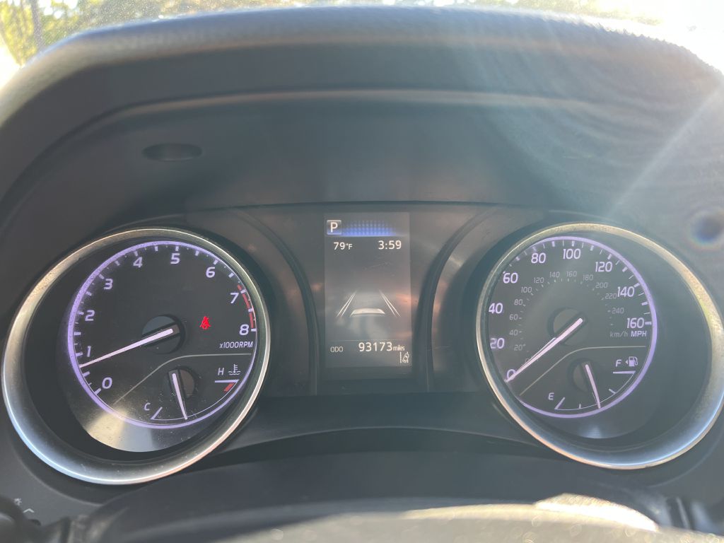 2019 toyota camry le