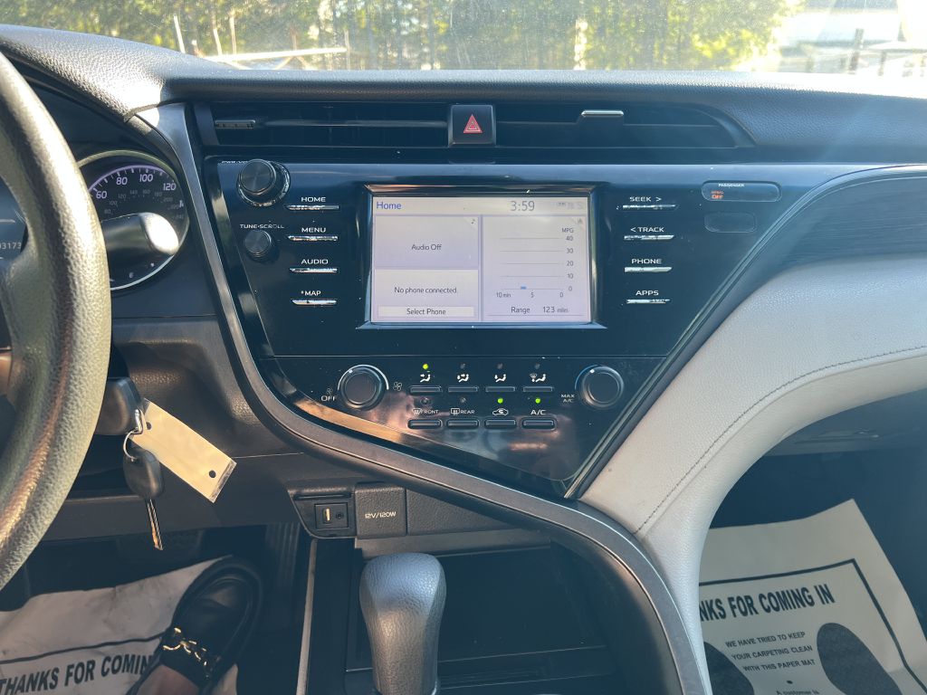 2019 toyota camry le