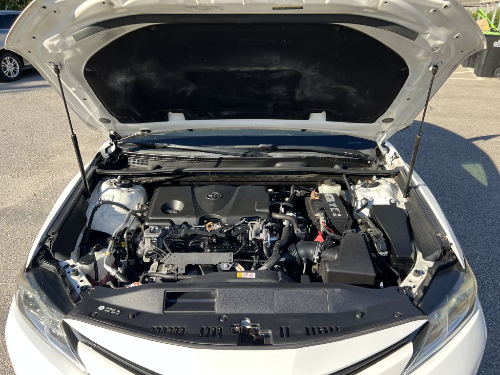 2019 toyota camry le