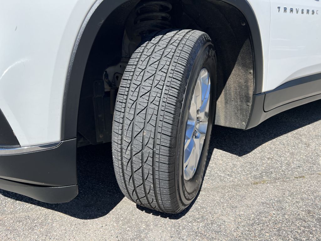 2019 chevrolet traverse lt cloth