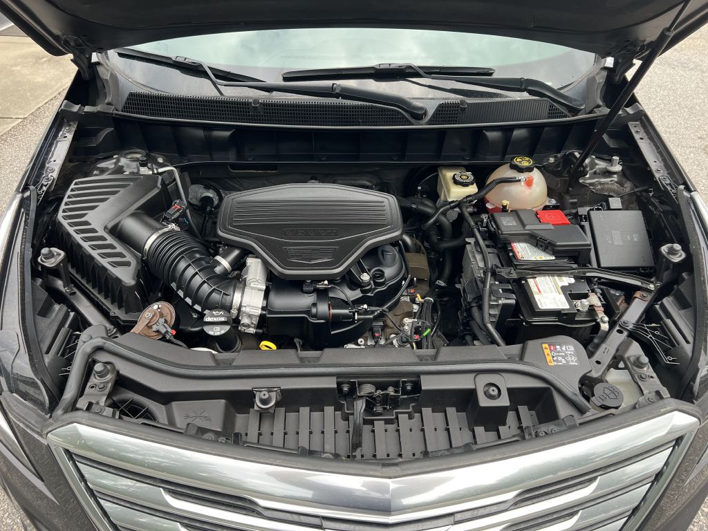 2017 cadillac xt5 base
