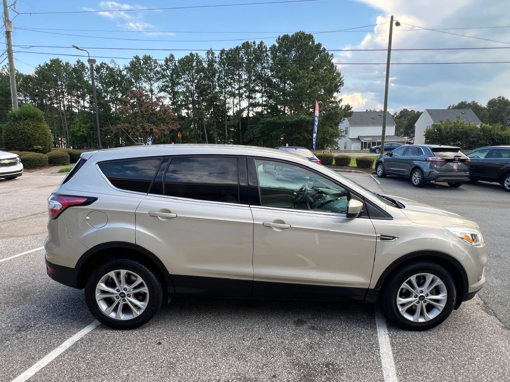 2017 ford escape se