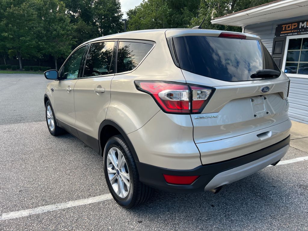 2017 ford escape se