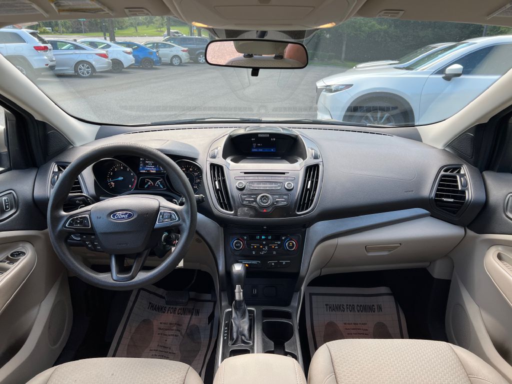 2017 ford escape se