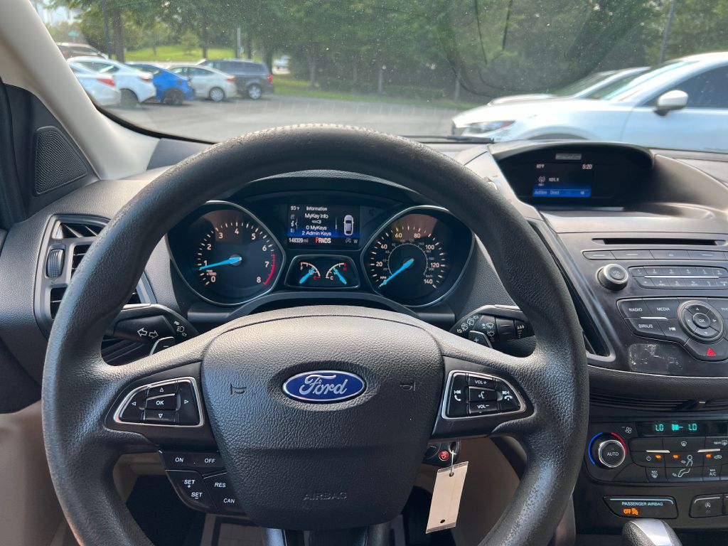 2017 ford escape se